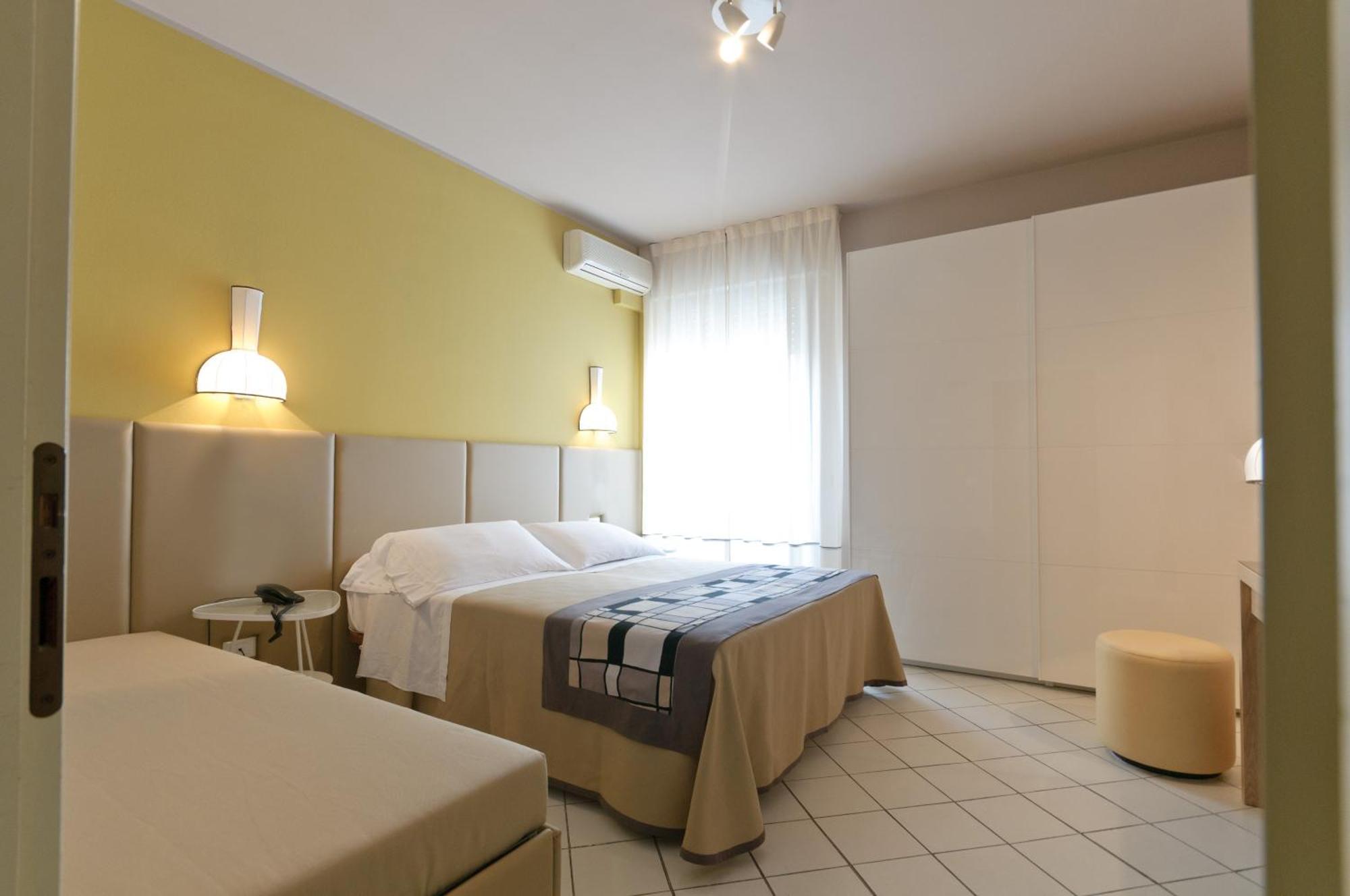 Hotel Trionfal Milano Marittima Exteriör bild